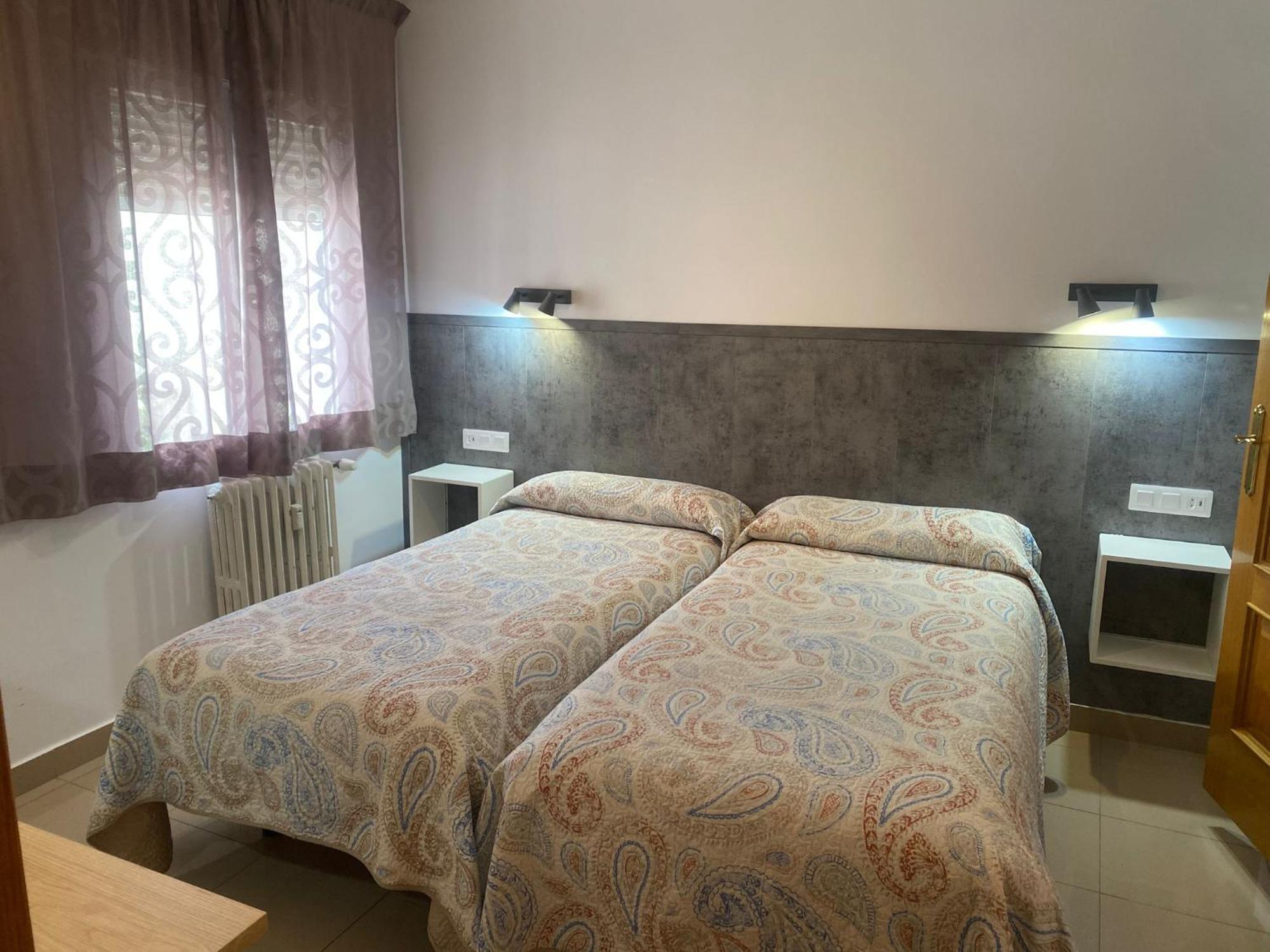 Hostal Retiro Мадрид Экстерьер фото